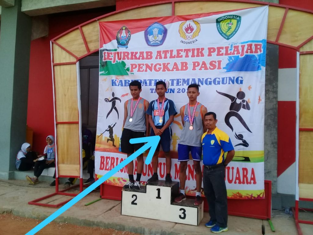JUARA 3 LOMPAT JAUH